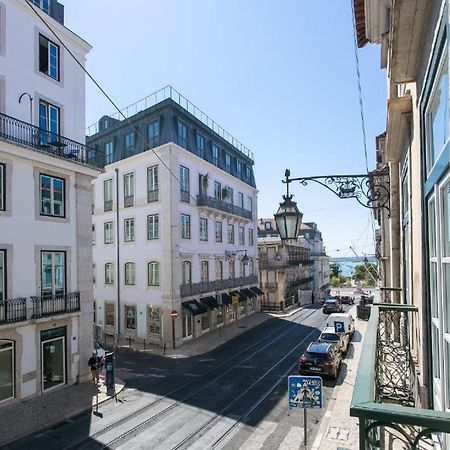 Chiado 4-Bedroom Flat Lisbona Esterno foto