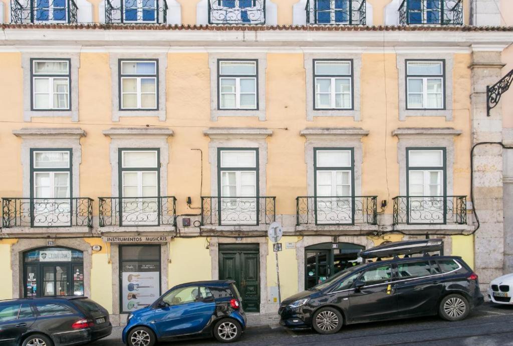 Chiado 4-Bedroom Flat Lisbona Esterno foto