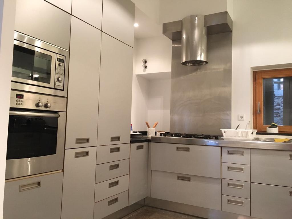 Chiado 4-Bedroom Flat Lisbona Esterno foto