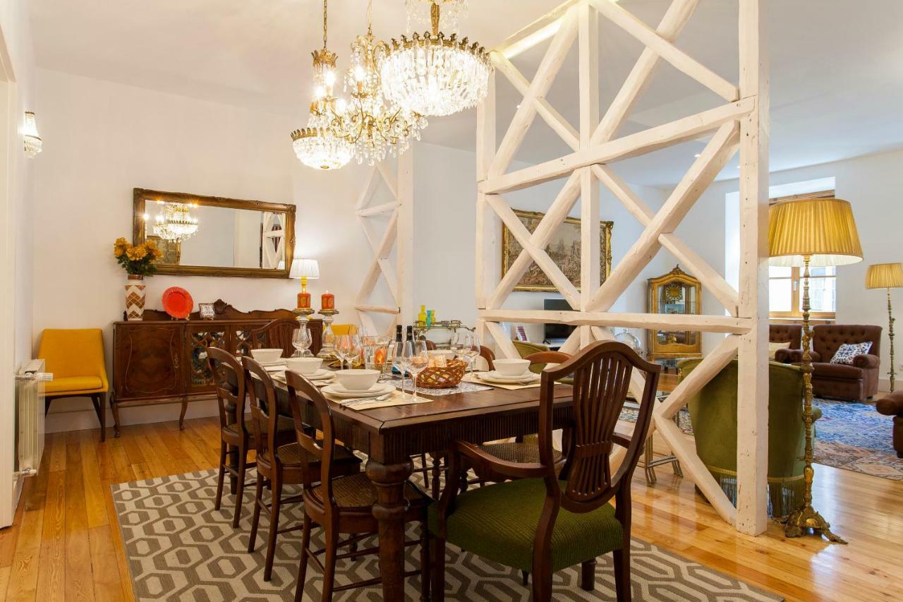 Chiado 4-Bedroom Flat Lisbona Esterno foto