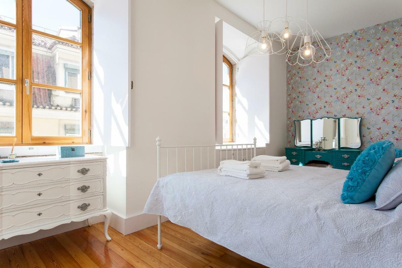 Chiado 4-Bedroom Flat Lisbona Esterno foto