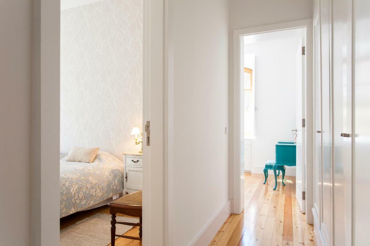 Chiado 4-Bedroom Flat Lisbona Esterno foto